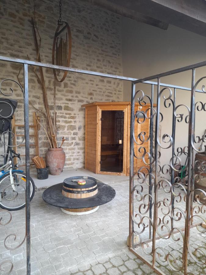 Le Vieux Pressoir Apartment Saint-Germain-les-Arlay Exterior photo