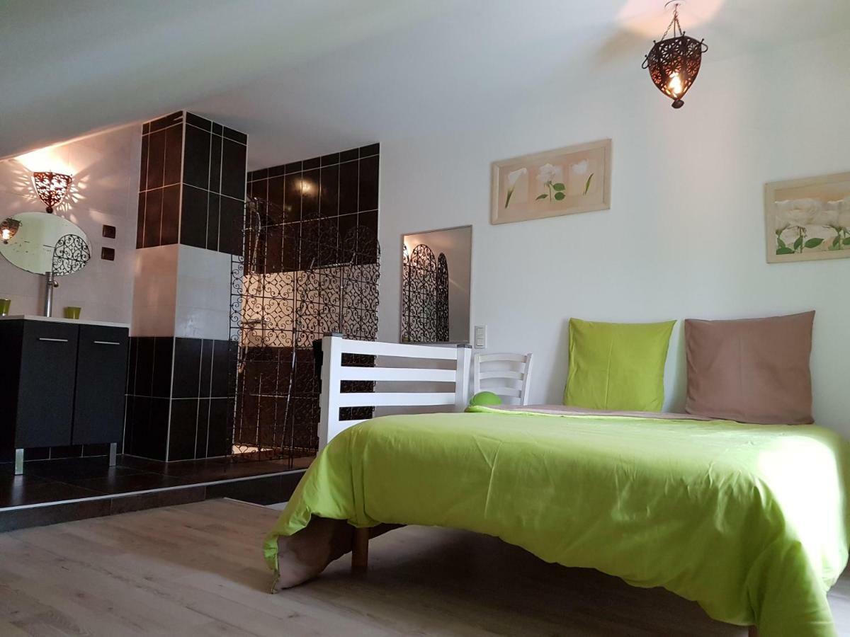 Le Vieux Pressoir Apartment Saint-Germain-les-Arlay Exterior photo